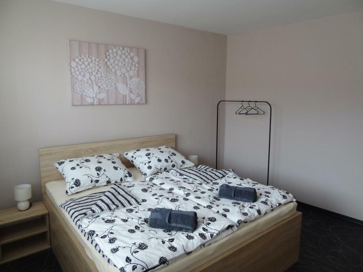 Apartman Lednicka Breclav ภายนอก รูปภาพ